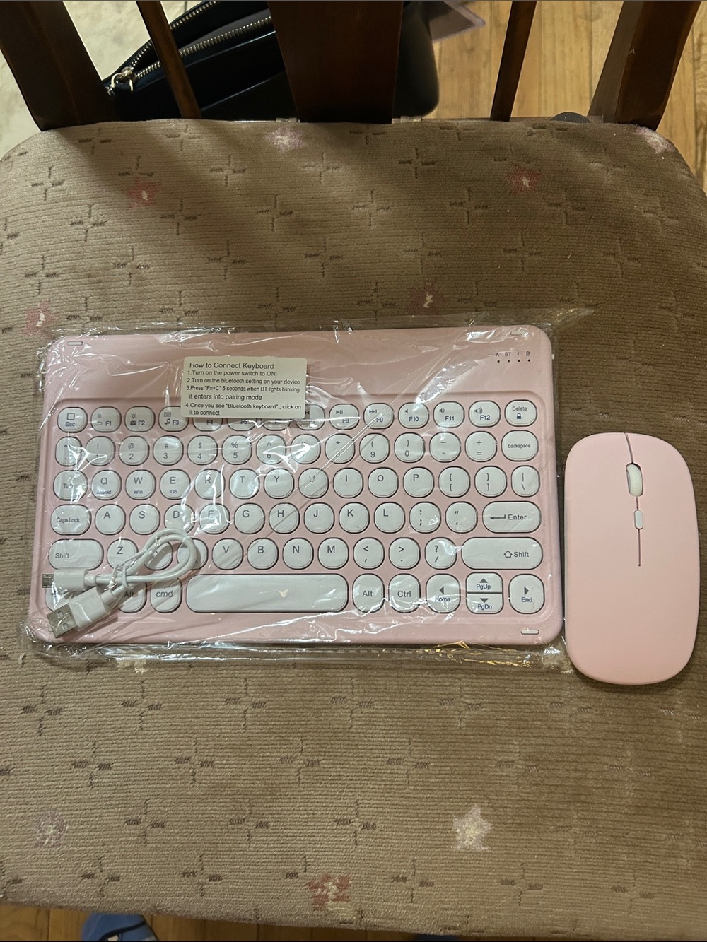 Pink Bluetooth Wireless Keyboard & Mouse Set - Picture 2 of 4